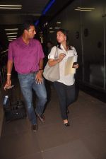 Lara Dutta and Mahesh Bhupati spotted leaving for their London vacation in Sahar International Airport on 28th Oct 2011 (11).JPG