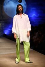 Model walk the ramp for Wendell Rodricks at Wills India Fashion Week 2011 on 10th Oct 2011 (35).JPG