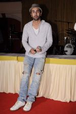 Ranbir Kapoor at Rockstars concert press meet in Santacruz, Mumbai on 29th Oct 2011 (82).JPG