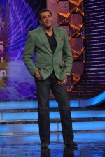 Sanjay Dutt on the sets of Big Boss 5 in Lonavala, Mumbai on 29th Oct 2011 (77).JPG