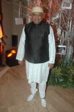 at Pradeep Palshetkar_s party in Worli, Mumbai on 29th Oct 2011 (20).JPG
