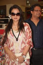 Poonam Dhillon at Deswa music launch in Malad on 30th Oct 2011 (39).JPG