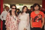 Poonam Dhillon, Neetu Chandra, Sonu Nigam at Deswa music launch in Malad on 30th Oct 2011 (46).JPG