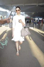 Deepika Padukone snapped after they return from F1 held at Delhi on 31st Oct 2011 (15).JPG