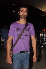 Ashmit patel snapped at airport on 2nd Nov 2011 (5).JPG
