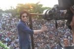 Shahrukh Khan celebrates birthday with media in Mannat, Bandra on 2nd Nov 2011 (41).JPG