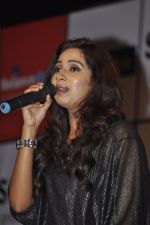 Shreya Ghoshal at the Audio release of The Dirty Picture at Inorbit Mall, Malad on 4th Nov 2011 (23).JPG