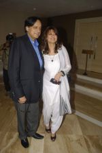 at DY Patil Awards press meet in Worli, Mumbai on 8th Nov 2011 (67).JPG