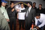 Subhash Ghai, Gulshan Grover at AVS Bollywood Party in Le Sutra Gallery on 9th Nov 2011 (3).jpg