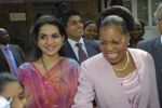 Shaina NC with the first lady of Mozambique in Parel, Mumbai on 11th Nov 2011 (22).JPG