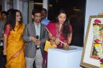 Juhi Chawla at Bharat Tripathi_s art exhibition in Musuem Art Gallery on 14th Nov 2011 (21).JPG