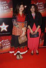 Alka Yagnik at Star Super Star Awards in Yashraj on 15th Nov 2011 (155).JPG