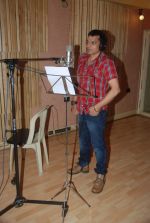 at Khoka Tilli Bhojpuri film song recording in Goregaon on 15th Nov 2011 (13).JPG