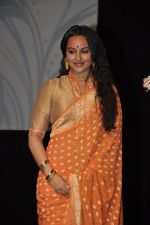 Sonakshi Sinha at the launch of movie Lootera in Yashraj Studio, Mumbai on 16th Nov 2011 (53).JPG