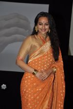 Sonakshi Sinha at the launch of movie Lootera in Yashraj Studio, Mumbai on 16th Nov 2011 (60).JPG
