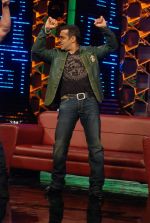 Salman Khan on the sets of Big Boss 5 on 18th Nov 2011 (93).JPG