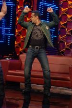 Salman Khan on the sets of Big Boss 5 on 18th Nov 2011 (99).JPG