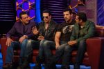 Sanjay Dutt, Akshay Kumar, John Abraham, Salman Khan on the sets of Big Boss 5 on 18th Nov 2011 (110).JPG