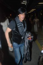 Shahrukh Khan leaves for United Nations conference in Dusseldorf on 19th Nov 2011 (5).JPG