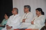 Gulzar at Javed Siddiqios Roshandan book launch in SP Jain on 20th Nov 2011 (44).JPG
