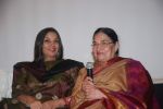 Shabana Azmi at Javed Siddiqios Roshandan book launch in SP Jain on 20th Nov 2011 (17).JPG
