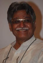 at Javed Siddiqios Roshandan book launch in SP Jain on 20th Nov 2011 (23).JPG