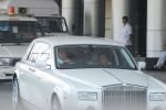 Aishwarya Bachchan, Abhishek Bachchan, Brinda Rai, Amitabh Bachchan leaves for home with her baby in  Jalsa, Pratiksha, Mumbai on 21st Nov 2011 (5).JPG