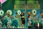 Vidya Balan promote The Dirty Picture on Didi No.1 (Zee Bangla) on 22nd Nov 2011 (3).JPG
