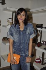 Manasi Scott at Atosa fashion preview in Khar, Mumbai on 23rd Nov 2011 (35).JPG