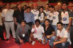 Sunil Shetty, Mahesh Manjrekar, Johnny Lever, Vatsal Seth, Aashish Chaudhary, Varun Badola at National Kabaddi championship in Dadar, Mumbai on 23rd Nov 2011 (5).JPG