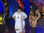 Vidya Balan on the sets of Nachle ve with Saroj Khan - Season 3 on 23rd Nov 2011 (8).JPG