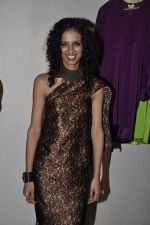 at Atosa fashion preview in Khar, Mumbai on 23rd Nov 2011 (11).JPG
