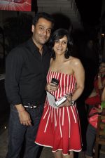 Abhishek Kapoor, Mandira Bedi at the Colgate MaxFresh party at Bunglow 9, Mumbai on 24th Nov 2011 (95).JPG