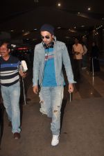 Ranbir Kapoor snapped returning from Barfee shoot in Mumbai airport on 24th Nov 2011 (15).JPG