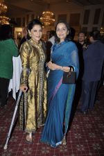 Aarti Surendranath at Namaste America Hussain auction dinner in Trident, Mumbai on 2nd Dec 2011 (21).JPG