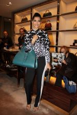 Sonam Kapoor graces Gucci preview at Trident, Mumbai on 2nd Dec 2011 (82).JPG