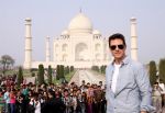 Tom Cruise at the Taj Mahal, Delhi on 3rd Dec 2011 (5).JPG