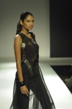 Model walk the ramp for Rohit and Rahul Gandhi show for Mercedez Benz in Taj Land_s End, Mumbai on 4th Dec 2011 (252).JPG