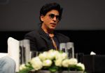 Shahrukh Khan at Don 2 premiere at Dubai Film Festival on 8th Dec 2011 (36).JPG