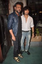 Sonu Nigam at Lanka party hosted by Maqbool Khan on 8th Dec 2011 (12).JPG