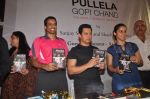Aamir Khan unveils a book on Phulela Gopichand in Khar, Mumbai on 9th Dec 2011 (15).JPG