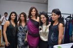 Sonali Bendre at Aarna Fashion exhibition in BMB Art Gallery on 9th Dec 2011 (105).JPG