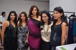Sonali Bendre at Aarna Fashion exhibition in BMB Art Gallery on 9th Dec 2011 (108).JPG