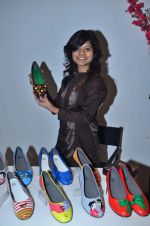 at Aarna Fashion exhibition in BMB Art Gallery on 9th Dec 2011 (98).JPG