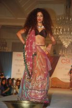 Model walk the ramp for Nisha Sagar_s bridal show in Trident on 10th Dec 2011 (74).JPG