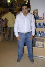 at Scammed book launch by Ahmed Faiyaz in Crossword, Kemps Corner, Mumbai on 14th Dec 2011 (2).JPG