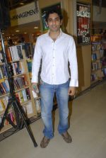 at Scammed book launch by Ahmed Faiyaz in Crossword, Kemps Corner, Mumbai on 14th Dec 2011 (26).JPG