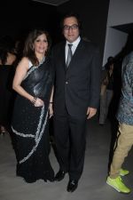 Bina & Talat Aziz at Sunil Padwal event in Gallery BMB on 15th Dec 2011.jpg