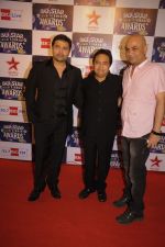 Himesh Reshammiya at BIG star awards 2011 in Bhavans, Mumbai on 18th Dec 2011 (82).JPG
