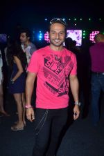 Nikhil Chinapa at DJ AVICII gig for Sunburn in Mahalaxmi on 18th Dec 2011 (68).JPG